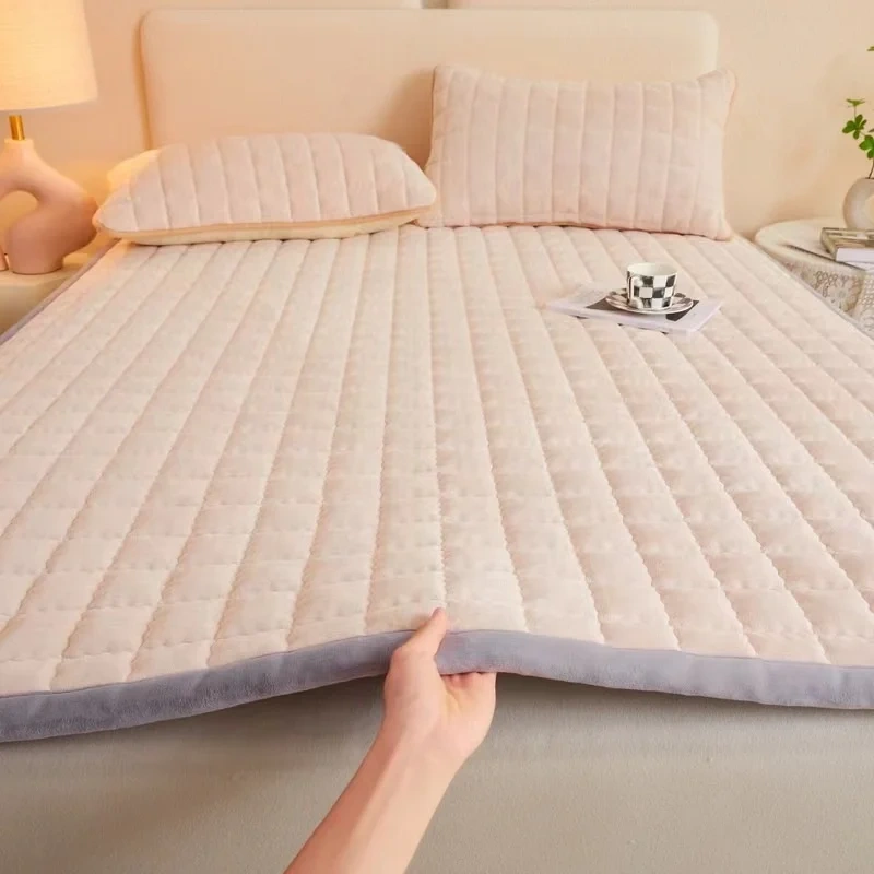 Padded Soft Bed Mattress Cover Topper Adults King Size Air Breathable Comfortable Sleep Bedding Mattress For Hotel Bedroom,Padded Soft Bed Mattress Cover Topper Adults King Size Air Breathable Comfortable Sleep Bedding Mattress For Hotel Bedroom,DAILY UP FURNITURE-The professional supplier of School Furniture, Office Furniture, Home Furnirure
