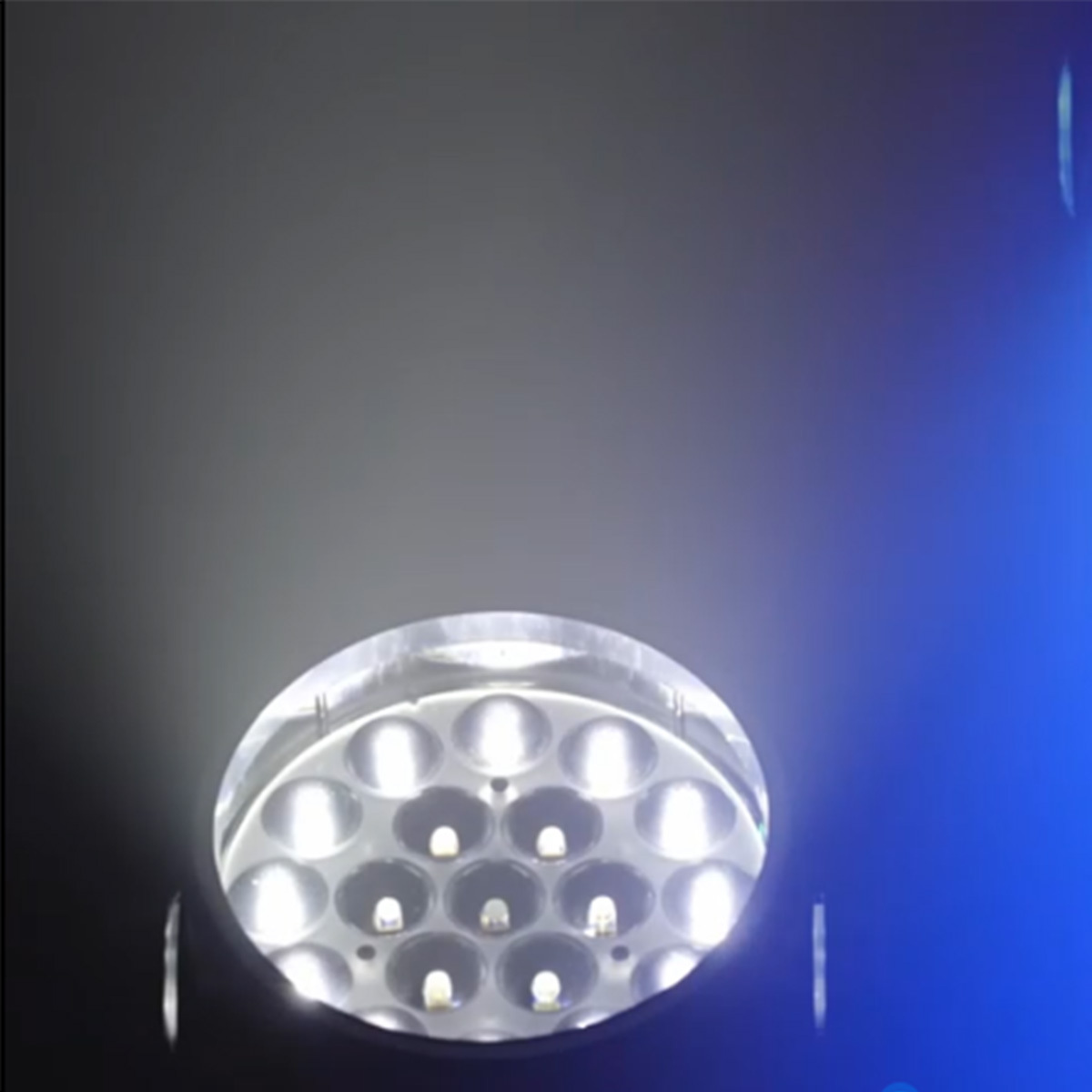 19 x 15W Zoomable Color Mixing Moving Head Light with Aperture