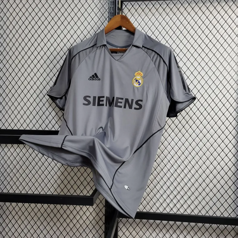 1:1 copy top quality 2005/2006 Retro Real Madrid Third Away Football Shirt