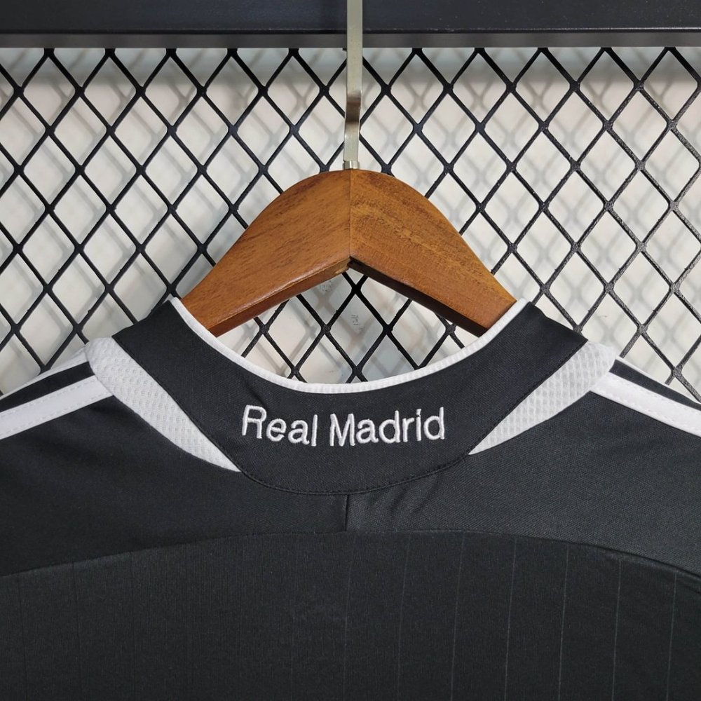 1:1 copy top quality 2006/2007 Retro Real Madrid Away Football Shirt