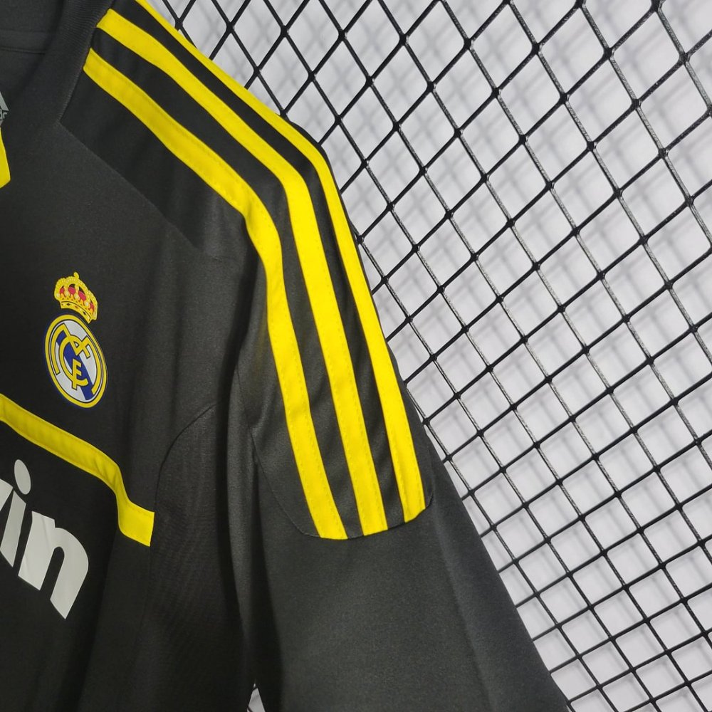 1:1 copy top quality 2011/2012 Retro Real Madrid Goalkeeper Football Shirt