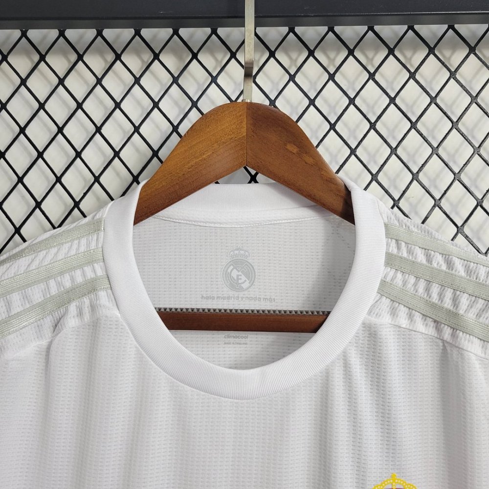 1:1 copy top quality 2015/2016 Retro Real Madrid Home Football Shirt