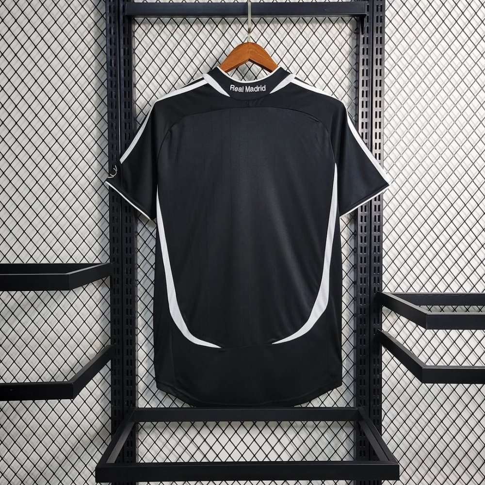 1:1 copy top quality 2006/2007 Retro Real Madrid Away Football Shirt
