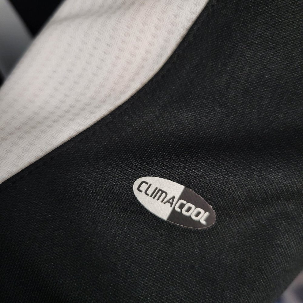 1:1 copy top quality 2006/2007 Retro Real Madrid Away Football Shirt