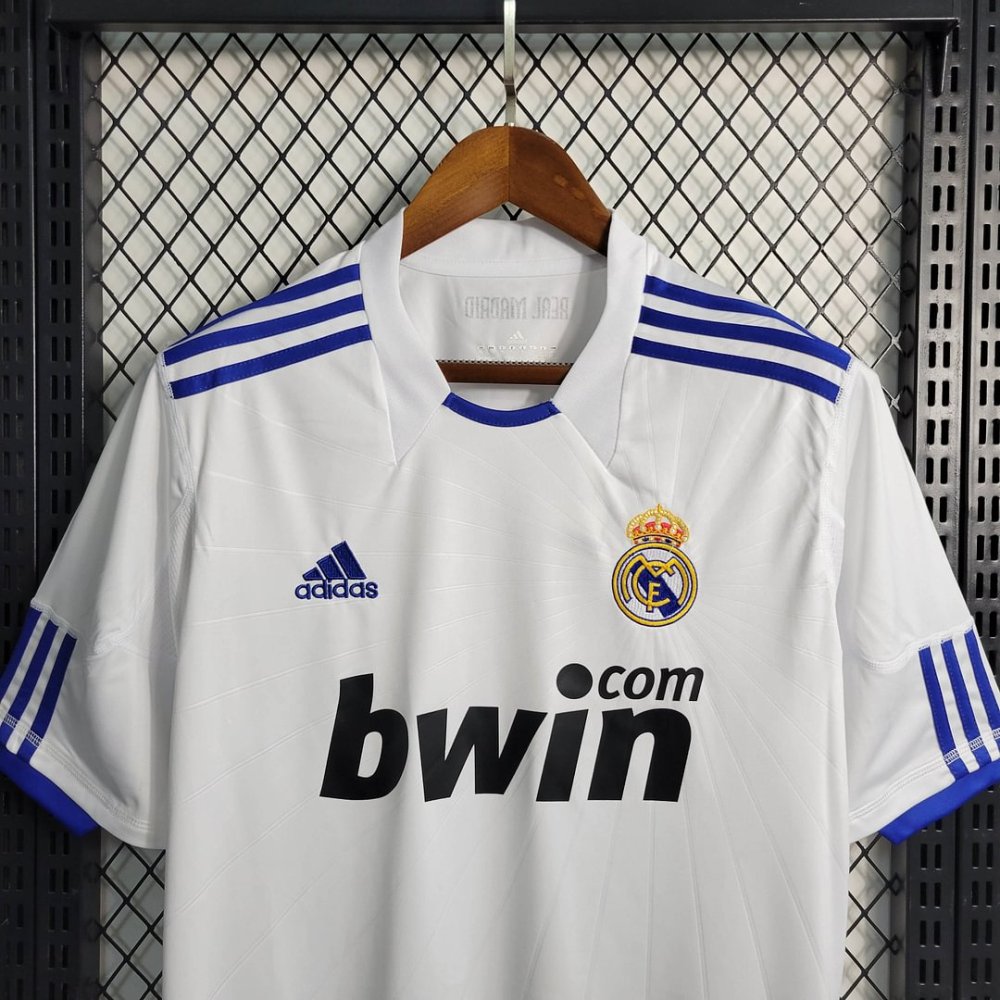 1:1 copy top quality 2010/2011 Retro Real Madrid Home Football Shirt