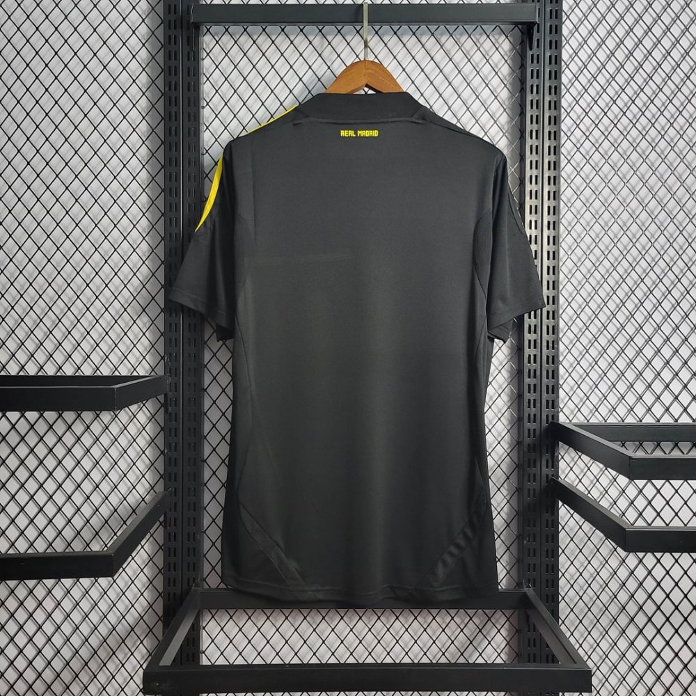 1:1 copy top quality 2011/2012 Retro Real Madrid Goalkeeper Football Shirt