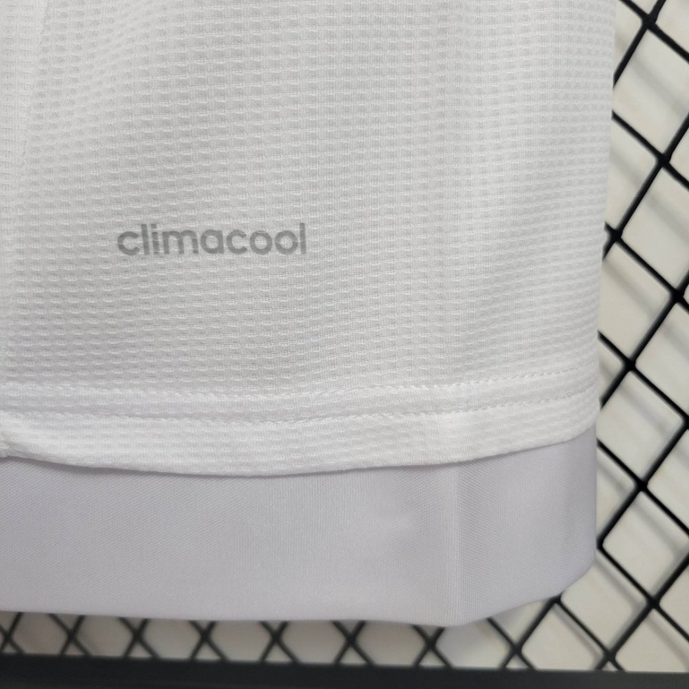 1:1 copy top quality 2015/2016 Retro Real Madrid Home Football Shirt