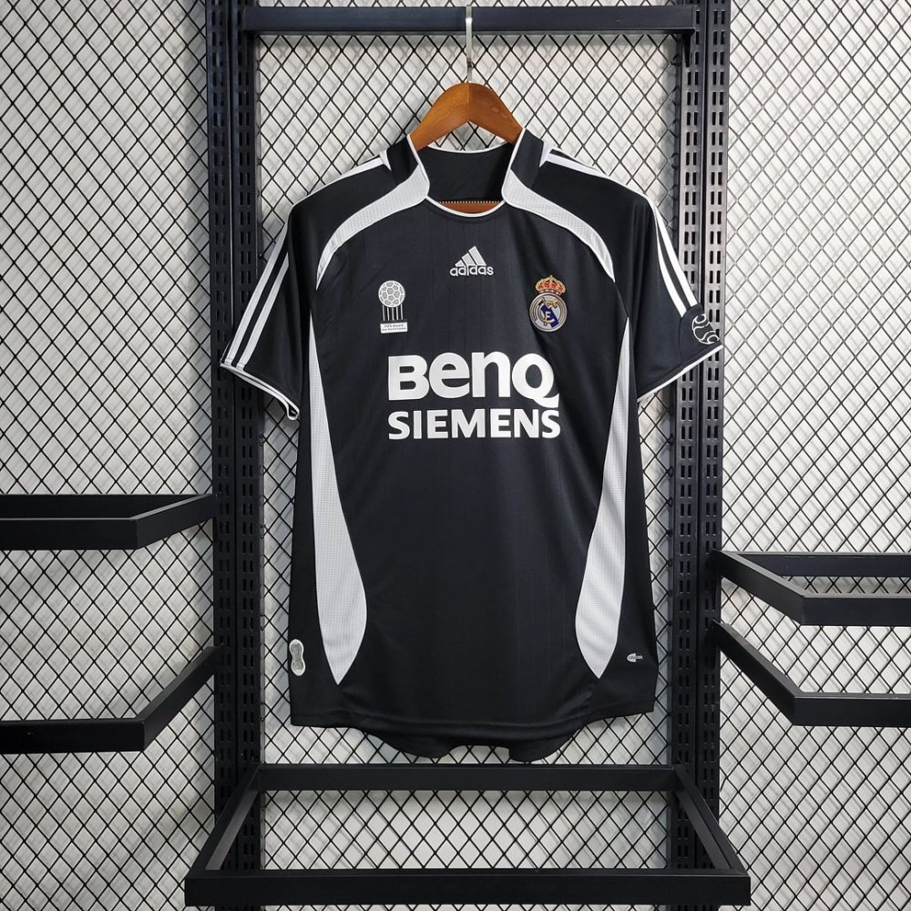 1:1 copy top quality 2006/2007 Retro Real Madrid Away Football Shirt