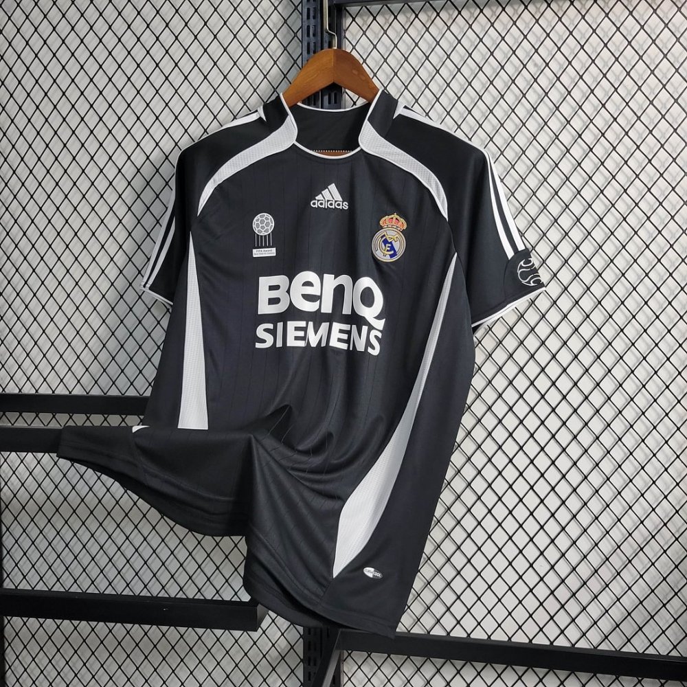 1:1 copy top quality 2006/2007 Retro Real Madrid Away Football Shirt
