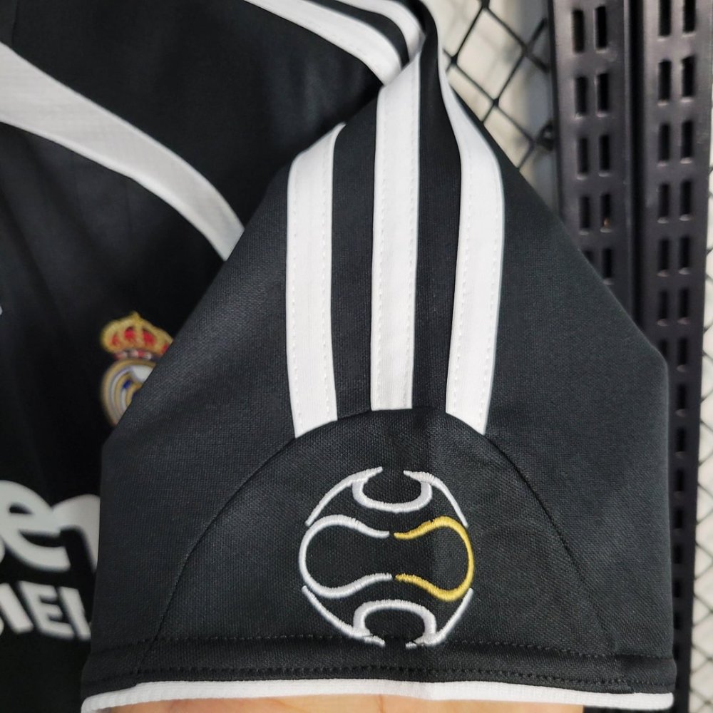 1:1 copy top quality 2006/2007 Retro Real Madrid Away Football Shirt