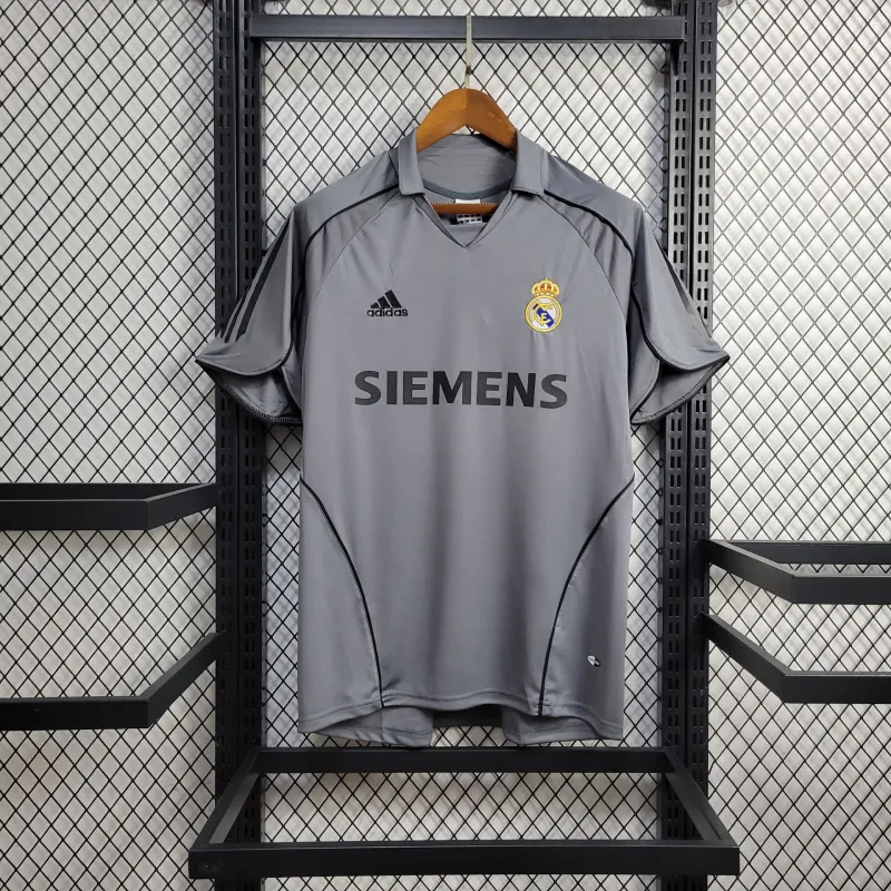 1:1 copy top quality 2005/2006 Retro Real Madrid Third Away Football Shirt