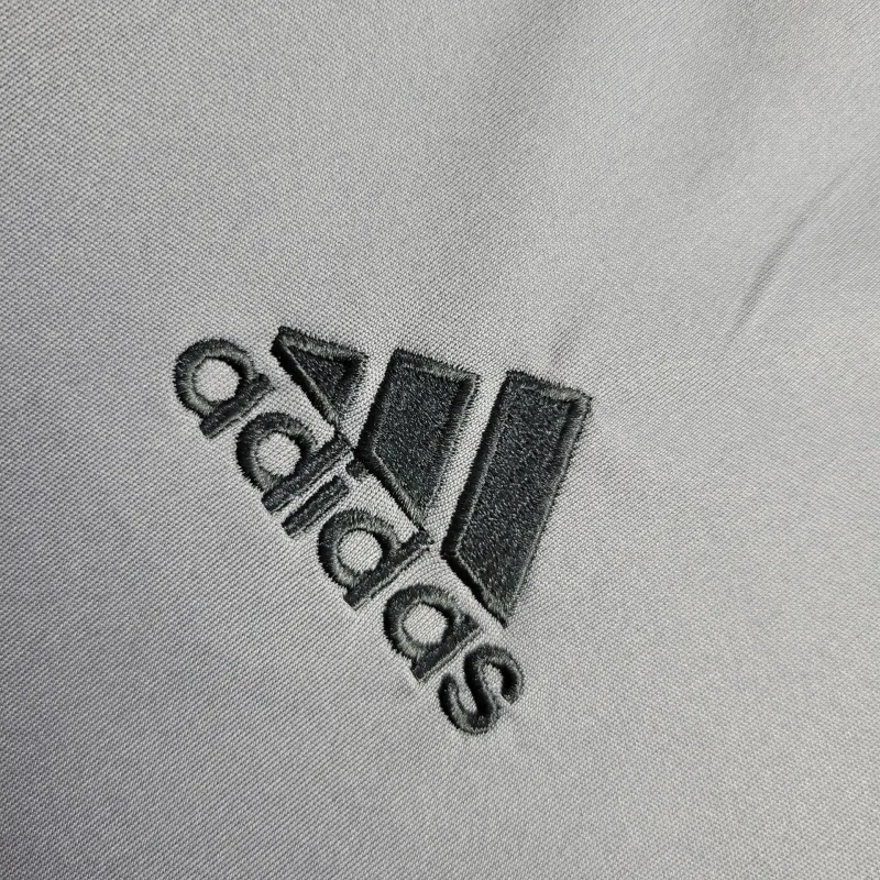 1:1 copy top quality 2005/2006 Retro Real Madrid Third Away Football Shirt