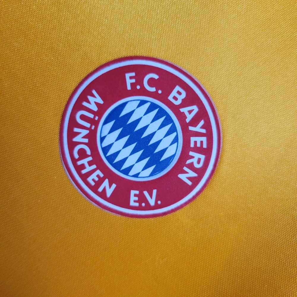 1993/1995 Retro Bayern Munchen Away Football Shirt