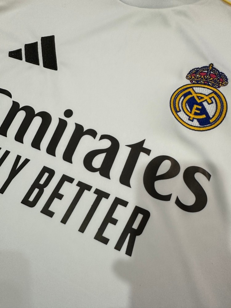 2025/2026 Real Madrid Home Football Jersey（ Fans Edition ）