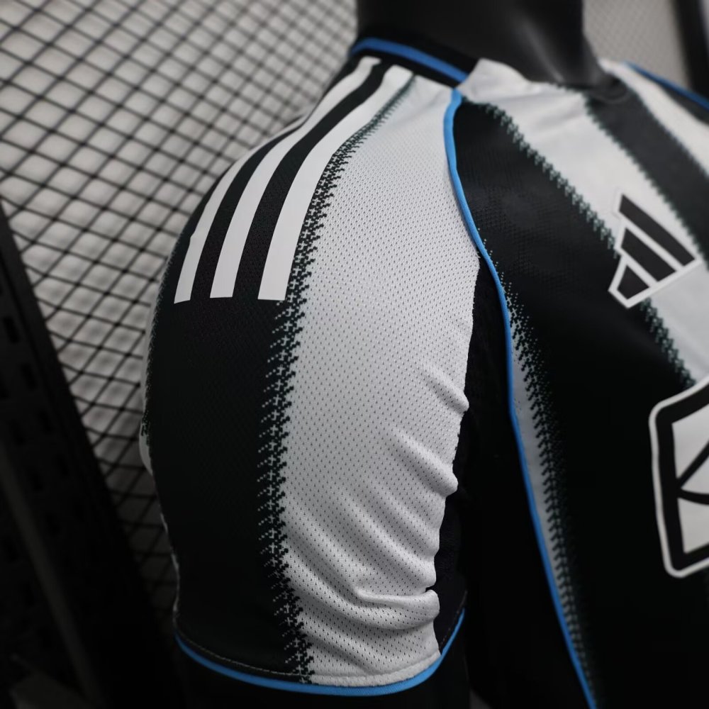 2025/2026 Newcastle United Home Football Shirt（ Player Version）