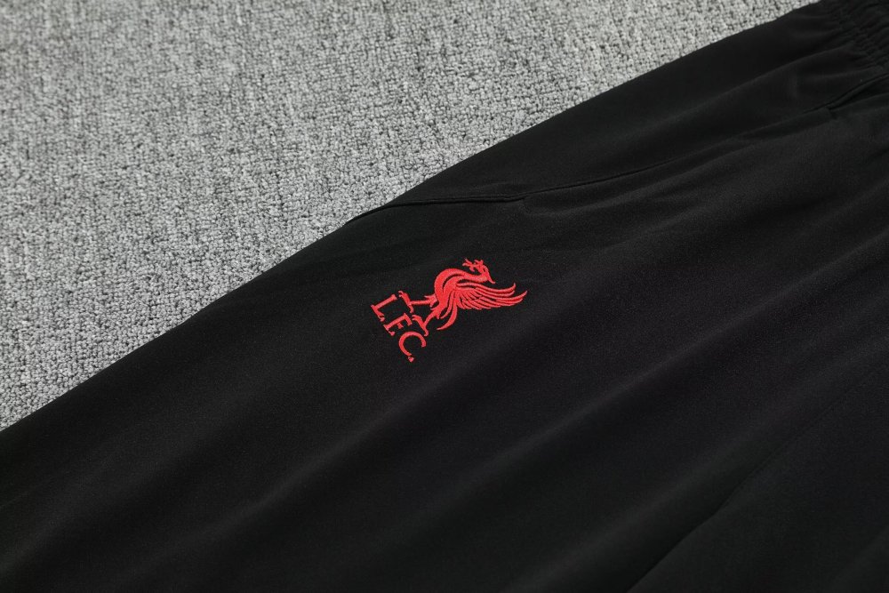 2025/2026 Liverpool Black Half-Pull Training Suit