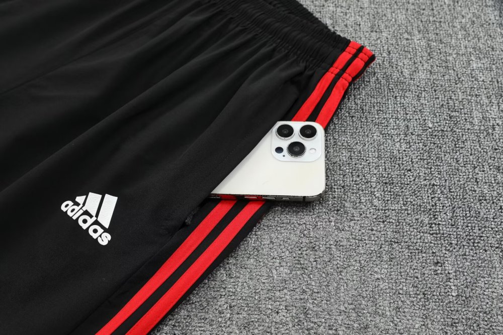 2025/2026 Liverpool Black Hooded Training Suit
