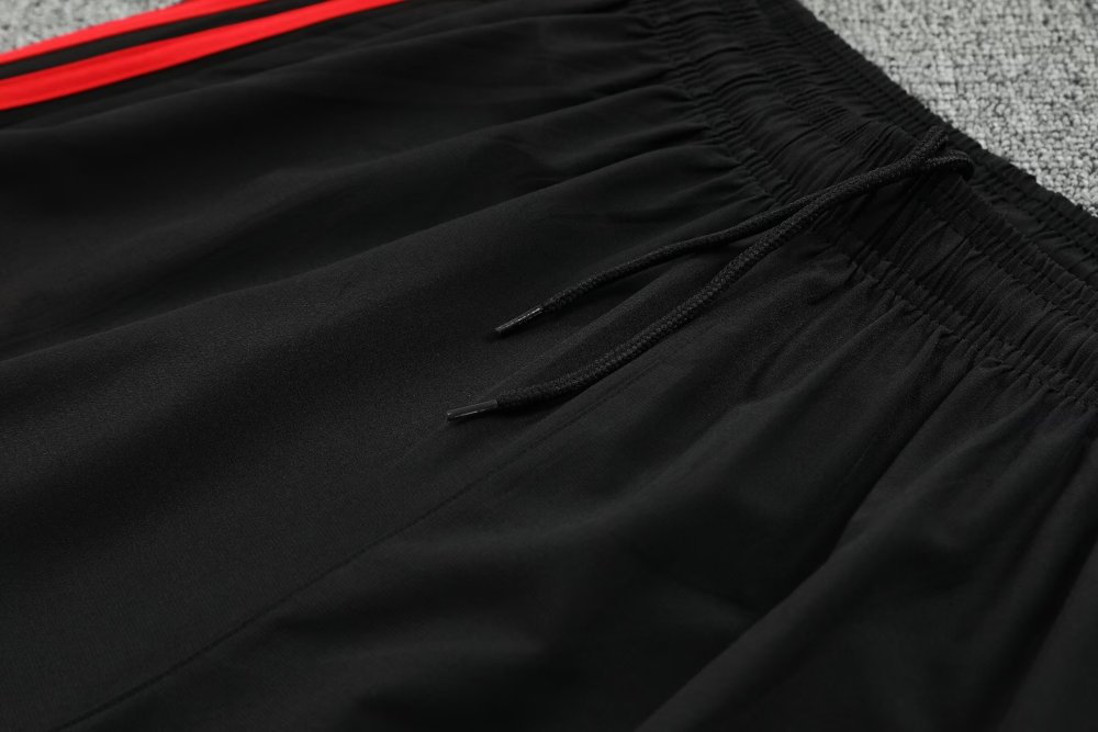 2025/2026 Liverpool Black Hooded Training Suit