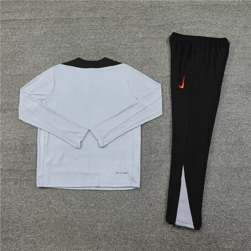 2025/2026 Liverpool Gray Half-zip training suit