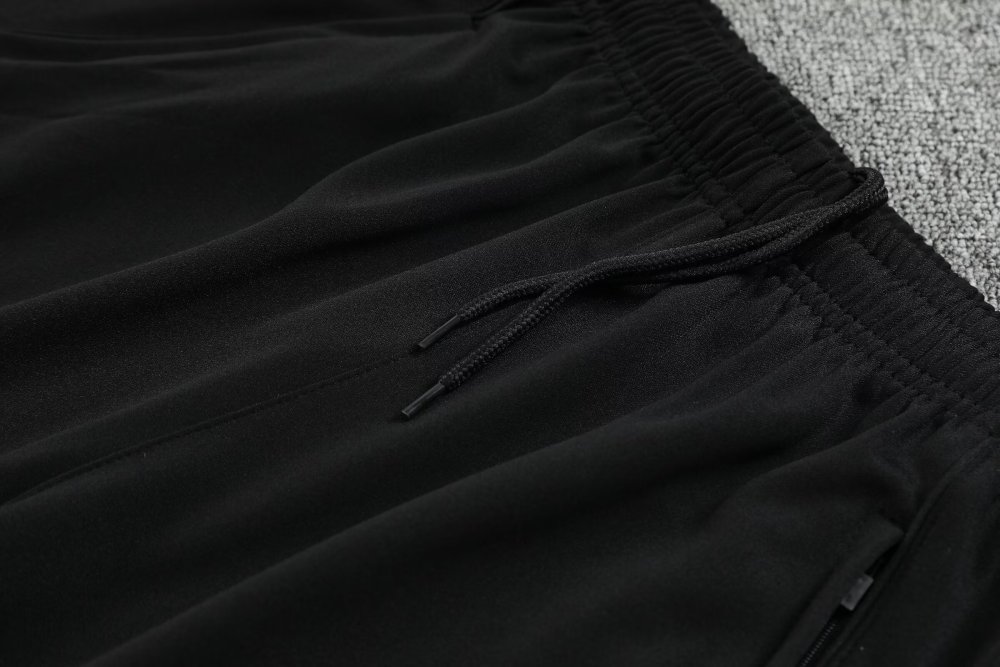 2025/2026 Liverpool Black Half-Pull Training Suit