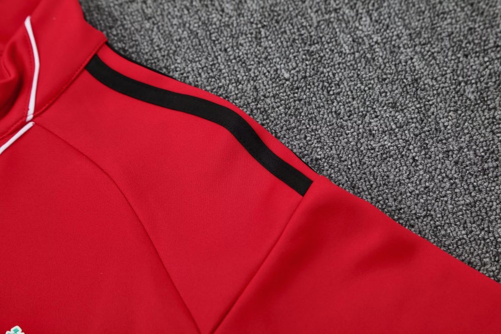 2025/2026 Liverpool (Red Retro) Full zipper Training Suit