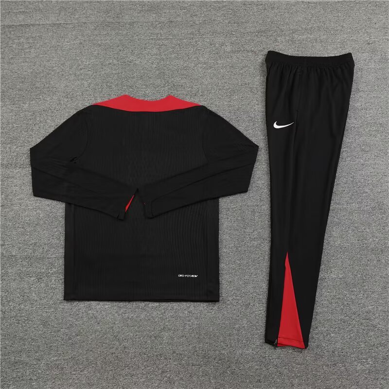 2025/2026 Liverpool Black Half-zip training suit