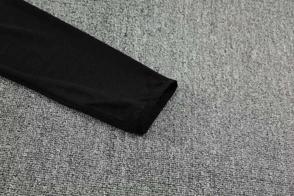 2025/2026 Liverpool Black Half-Pull Training Suit