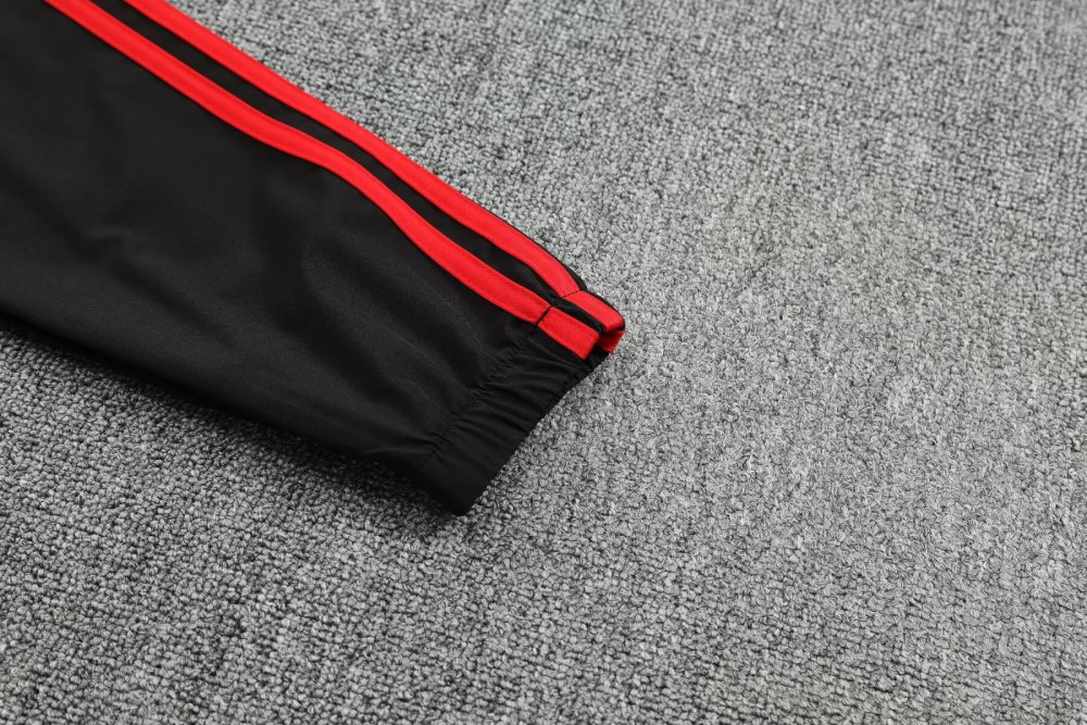 2025/2026 Liverpool Black Hooded Training Suit