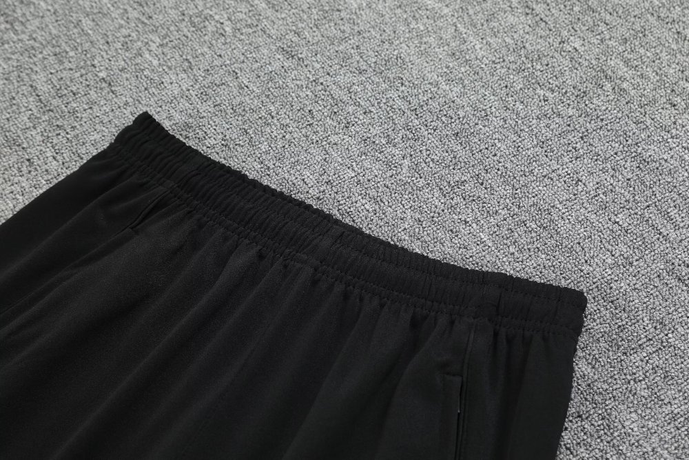 2025/2026 Liverpool Black Half-Pull Training Suit