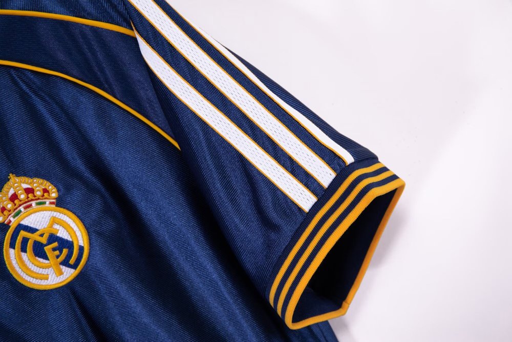 1998/2000 Real Madrid Away Football Shirt （Retro）
