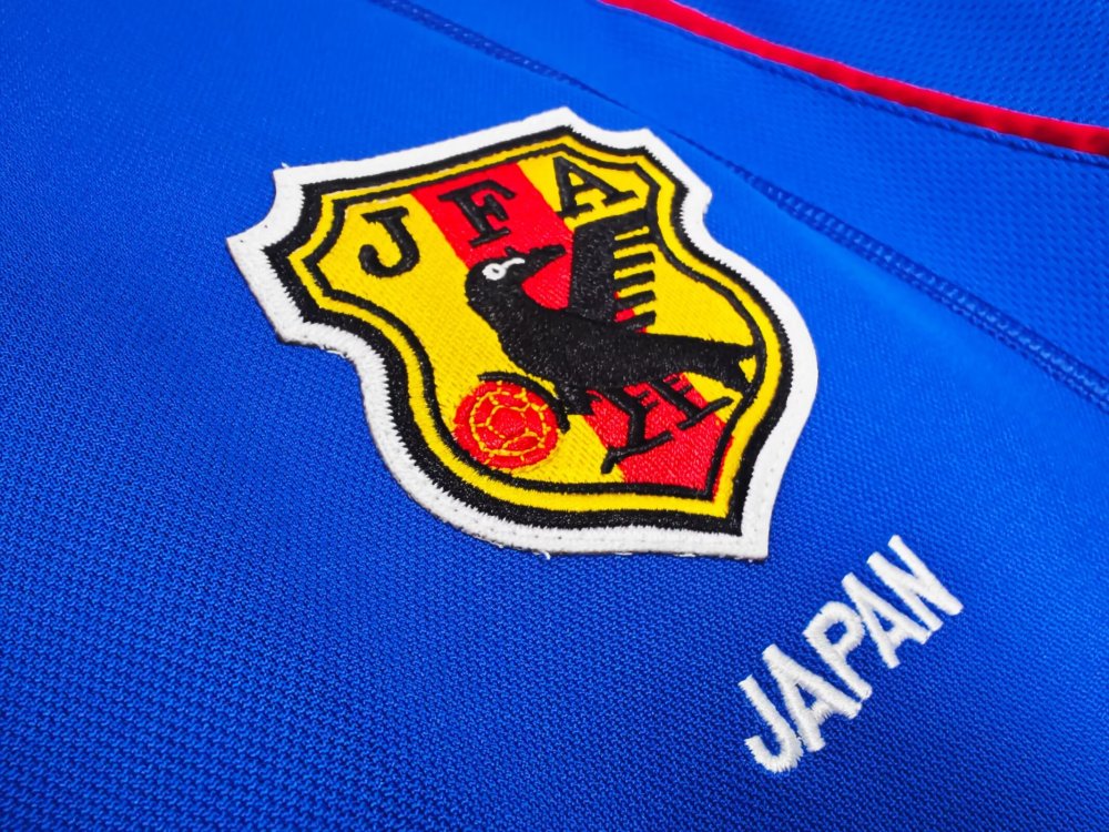 2000 Japan Home Football Shirt（Retro Version）