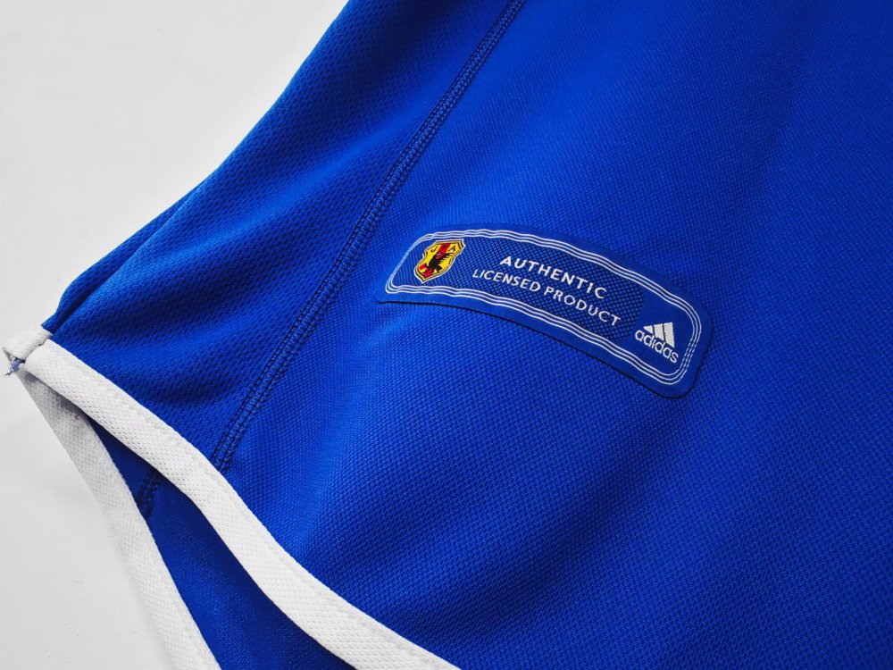 2000 Japan Home Football Shirt（Retro Version）