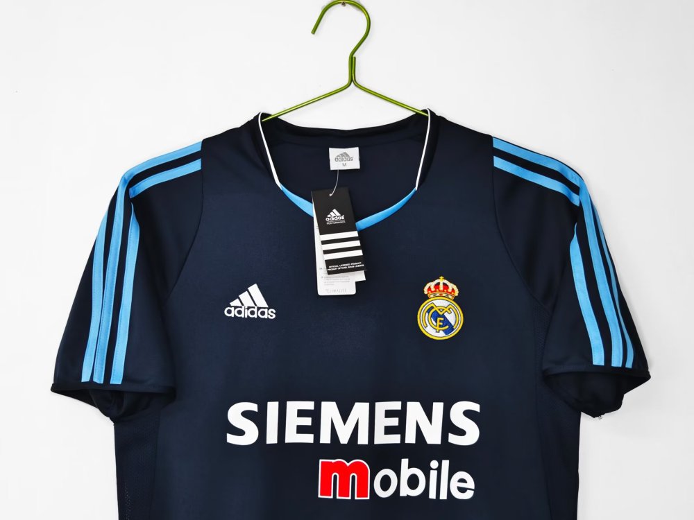 2003/2004 Real Madrid Away Football Shirt (Retro)