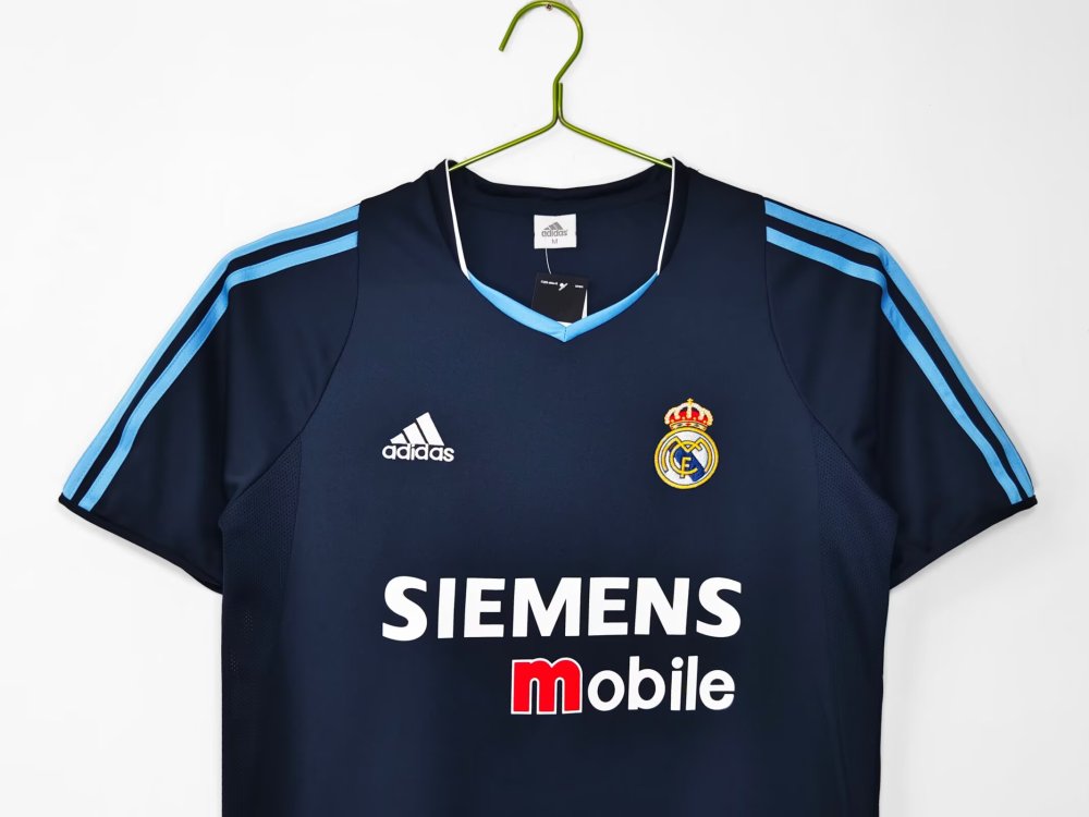 2003/2004 Real Madrid Away Football Shirt (Retro)