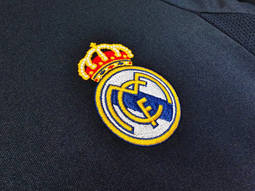 2003/2004 Real Madrid Away Football Shirt (Retro)