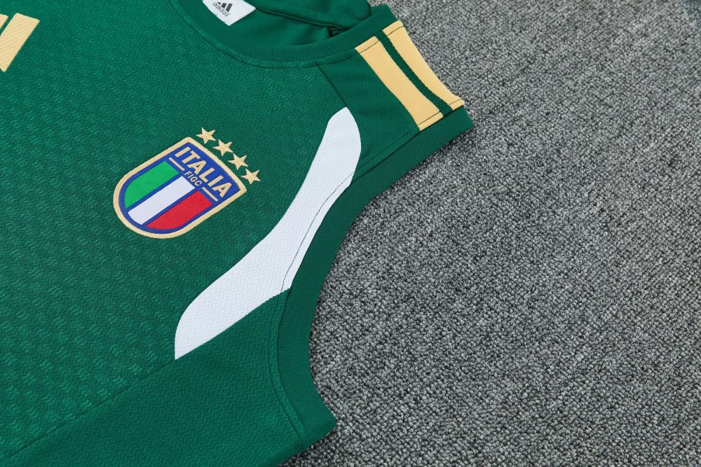 2026/2027 Italy Green Sleeveless training suit set