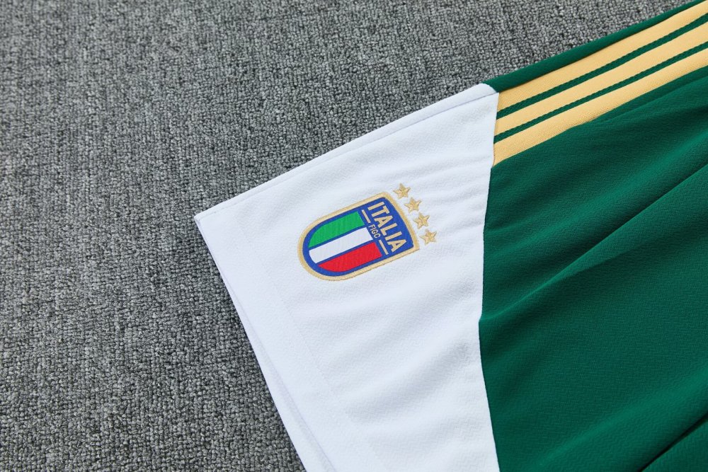 2026/2027 Italy Green Sleeveless training suit set