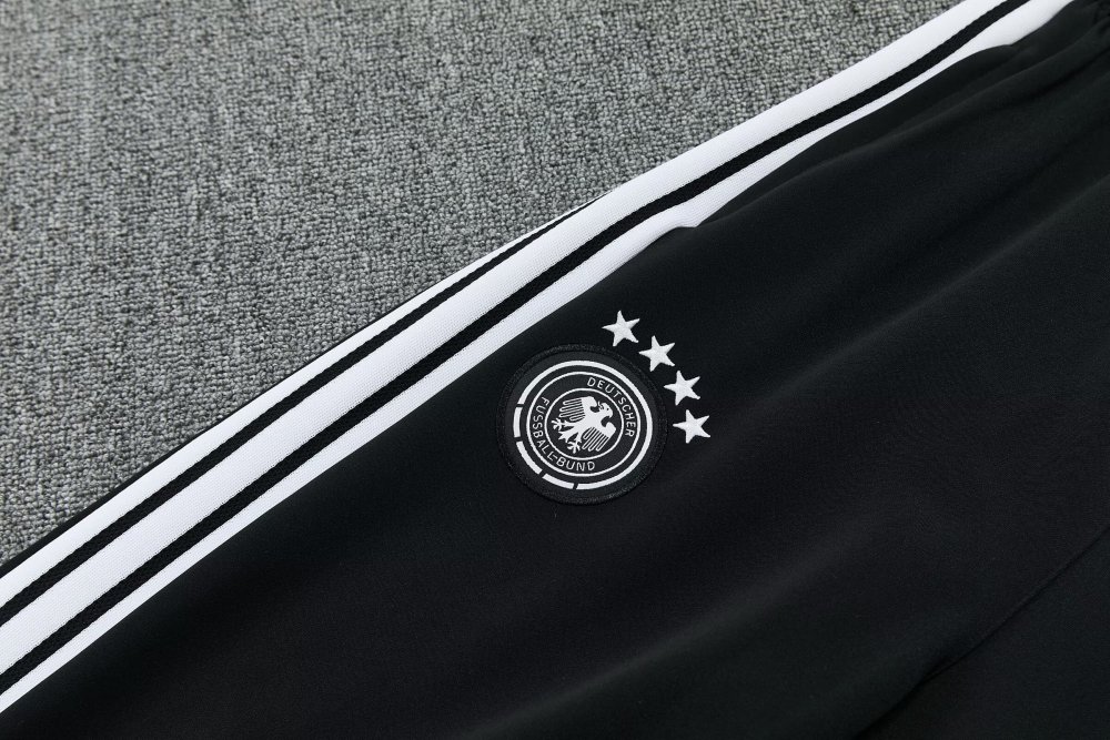 2026/2027 Germany Red Full zip training set