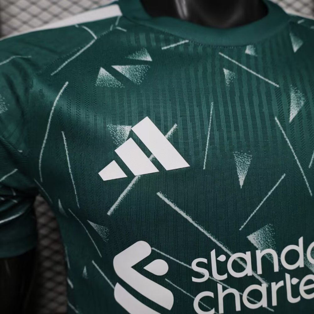 2026/2027 New Liverpool Green Goalkeeper Jersey (Player Edition)