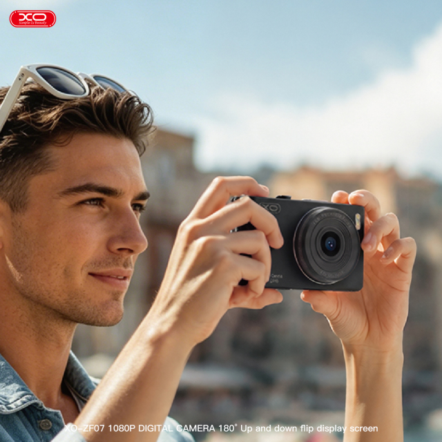 ZF07 1080p Digital Camera  2.4-inch flip screen / 16x zoom / AF autofocus