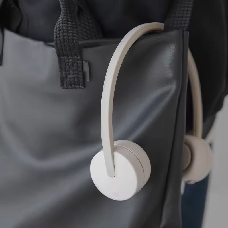 Mini Battery Operated Air Cooling Neck Fans Wearable Bladeless Aromatherapy Hanging Fans for Outdoor Sports SOLOVE