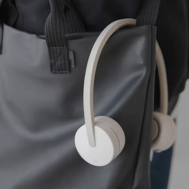 Mini Battery Operated Air Cooling Neck Fans Wearable Bladeless Aromatherapy Hanging Fans for Outdoor Sports SOLOVE