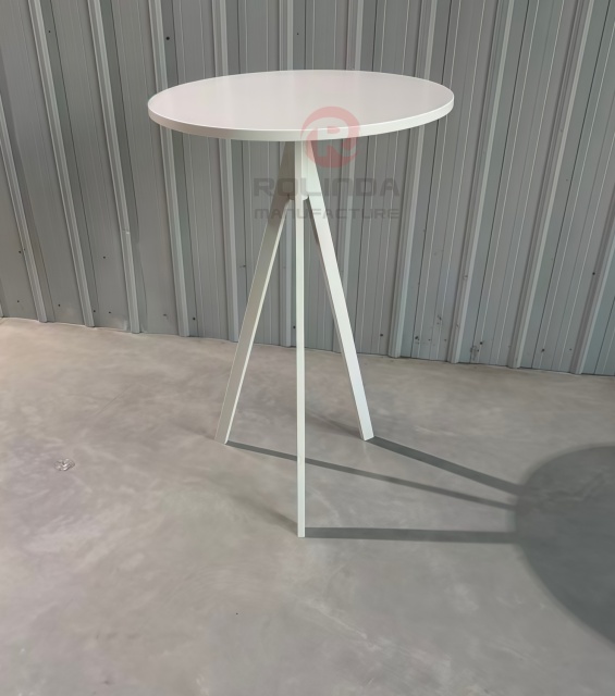 Wholesale Party Event 110-Centimeter-Tall Brown Round Dining Table Black Metal Table Legs and Supporting Structure Cocktail Table.