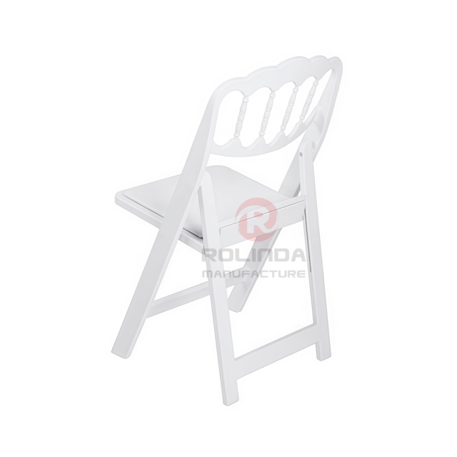White European-Style Romantic Atmosphere Minimalist Wedding Party and Dining Set PP Plastic Folding Chairs.