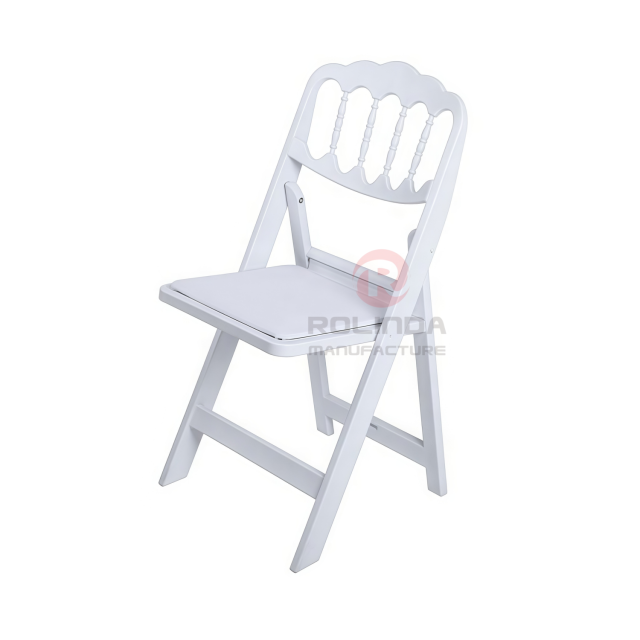 White European-Style Romantic Atmosphere Minimalist Wedding Party and Dining Set PP Plastic Folding Chairs.