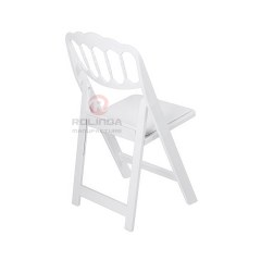 White European-Style Romantic Atmosphere Minimalist Wedding Party and Dining Set PP Plastic Folding Chairs.
