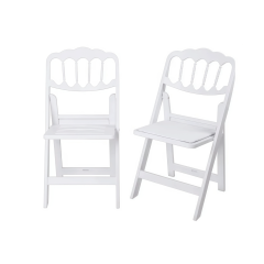 White European-Style Romantic Atmosphere Minimalist Wedding Party and Dining Set PP Plastic Folding Chairs.