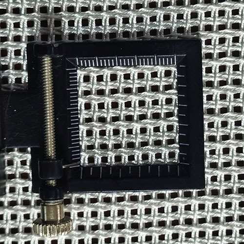 Silica mesh fabric for molten metal filtration