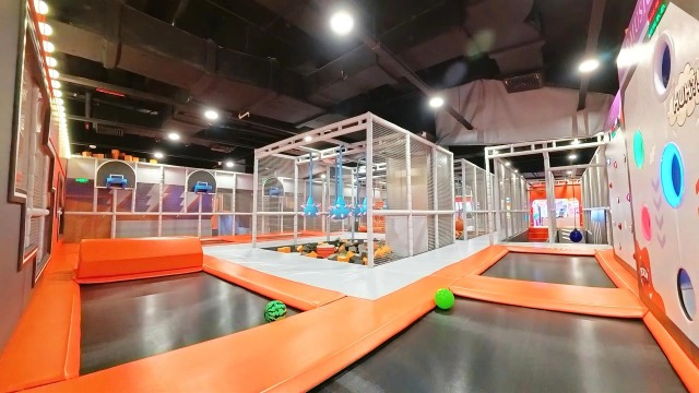 Top Player Indoor Entertainment Center