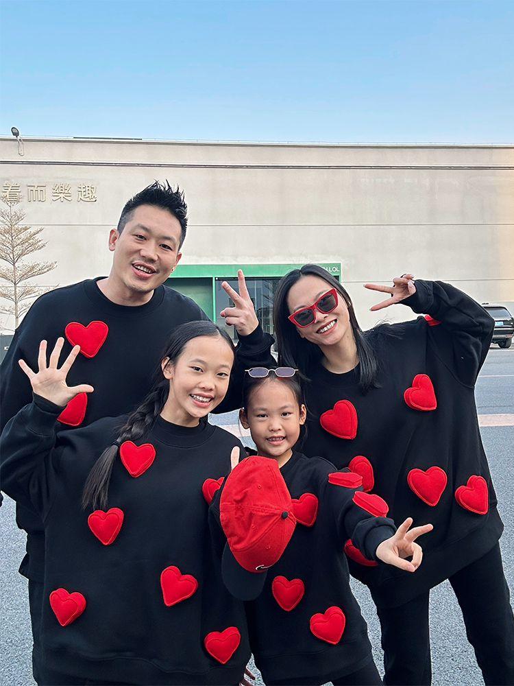 Cotton-filled 3D Heart Graphic Crewsweatshirt Embroidered Detail Kids Warm Comfort Playwear SQQZ PROJECT Original